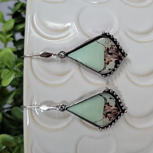 🔥LAST PAIR🔥 Texas Longhorn Drop Earrings - Picture 3 of 5